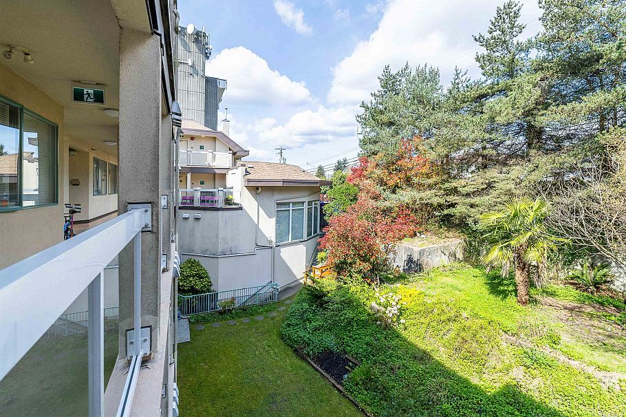 301 2677 E Broadway Vancouver, BC - 24