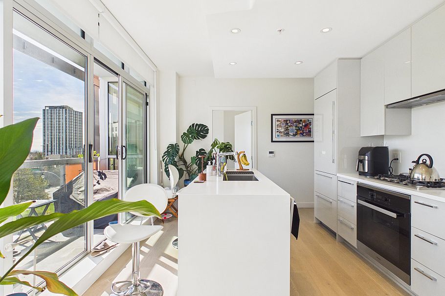 404 5289 Cambie Street Vancouver, BC - 11