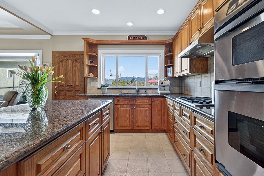 1627 E 34th Avenue Vancouver, BC - 7