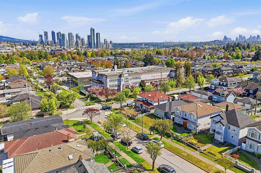 3090 Kitchener Street Vancouver, BC - 3