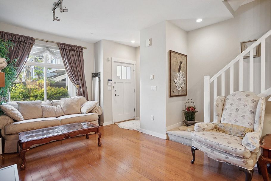 7411 Columbia Street Vancouver, BC - 5