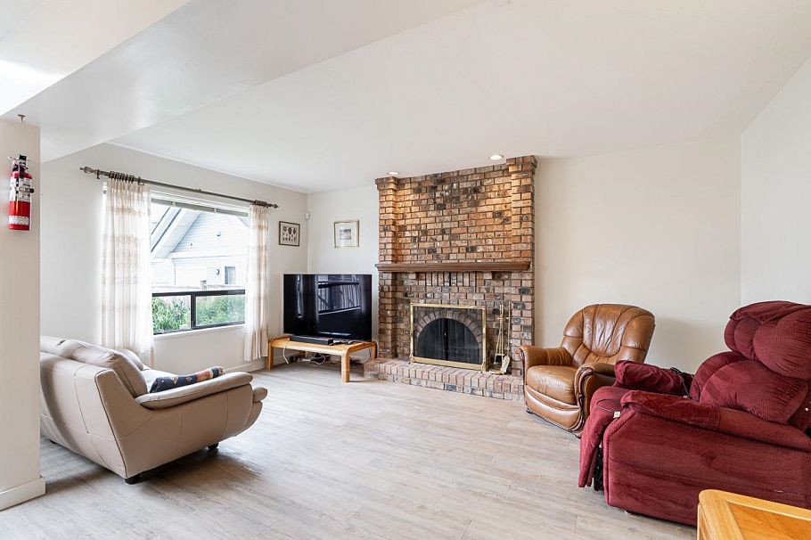 2235 W 16th Avenue Vancouver, BC - 21