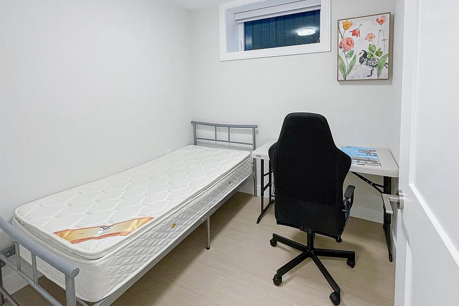 1470 W 57th Avenue Vancouver, BC - 34