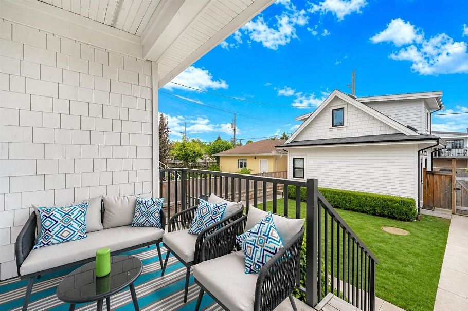 1221 Rossland Street Vancouver, BC - 9