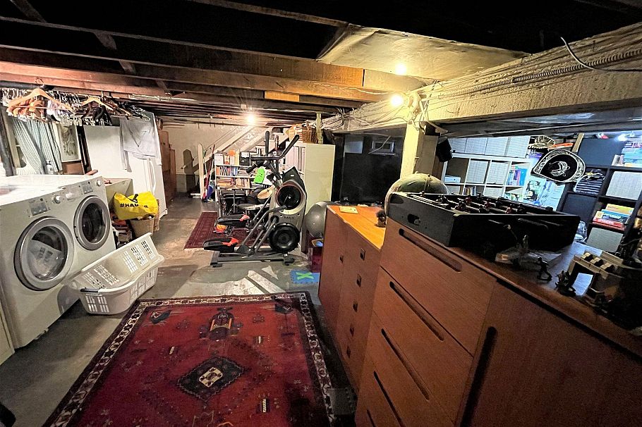 3259 W 7th Avenue Vancouver, BC - 11