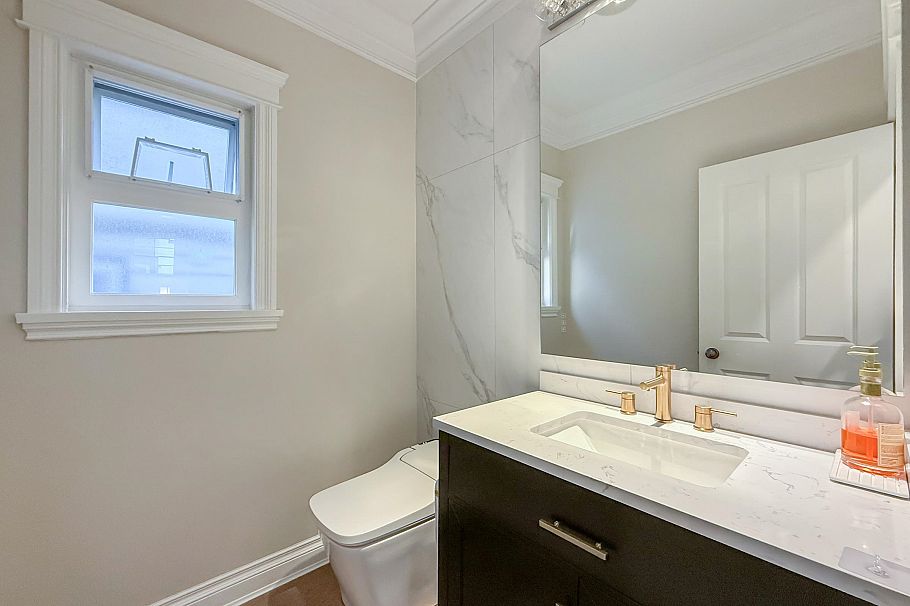 1458 William Avenue North Vancouver, BC - 9