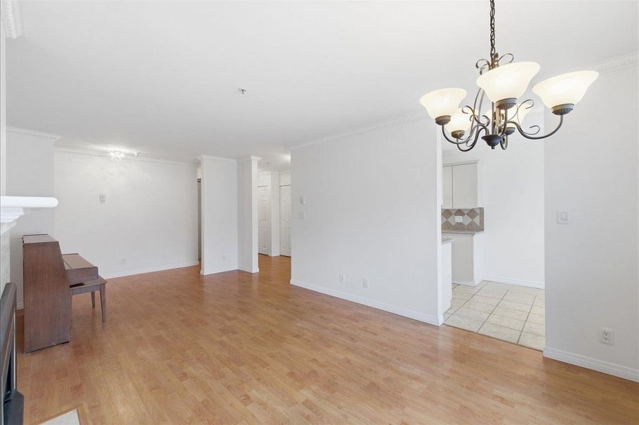 201 3290 W 4th Avenue Vancouver, BC - 4