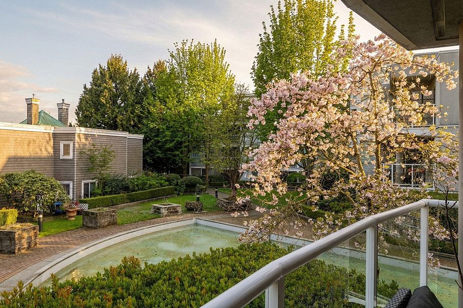 212 8450 Jellicoe Street Vancouver, BC - 29