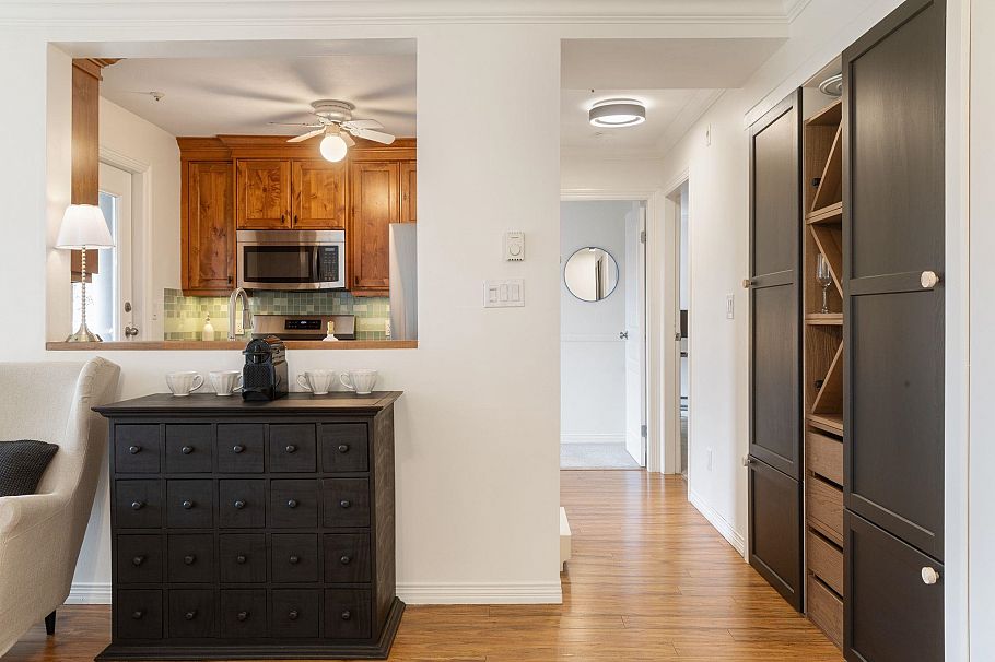 212 8450 Jellicoe Street Vancouver, BC - 17