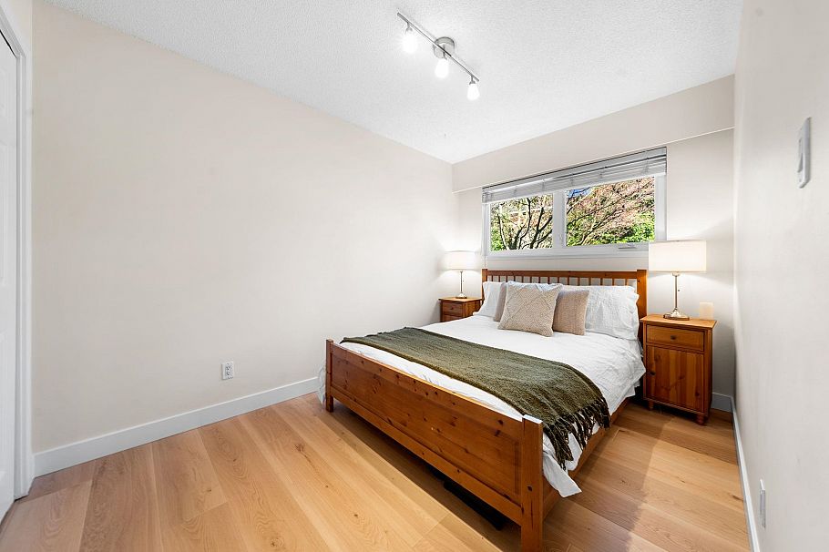 3300 Mahon Avenue North Vancouver, BC - 21