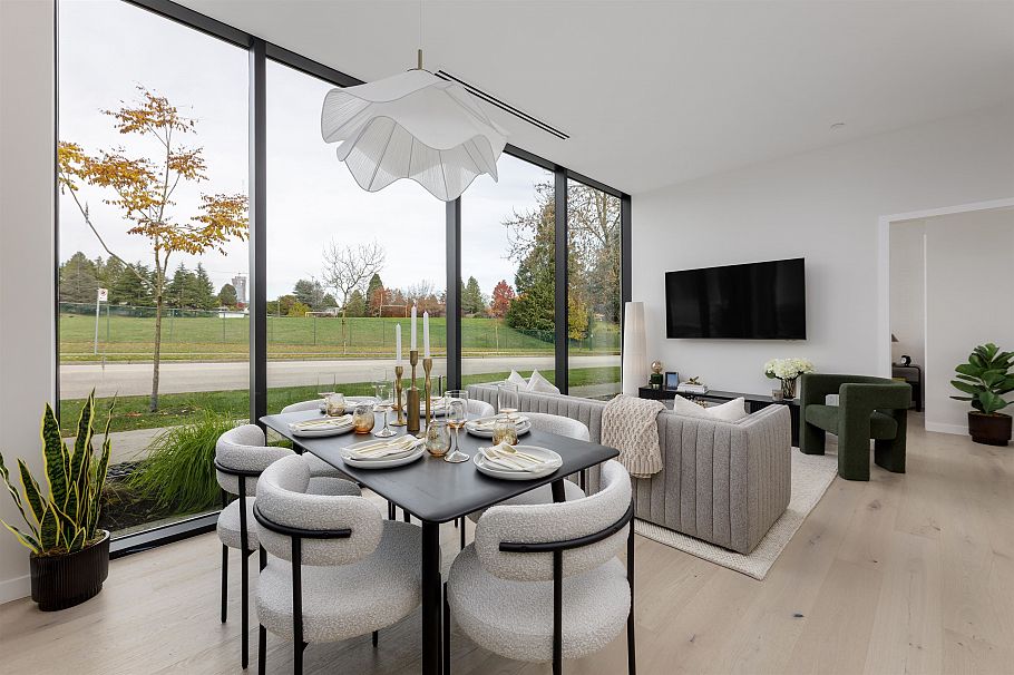 713 688 W 57th Avenue Vancouver, BC - 5