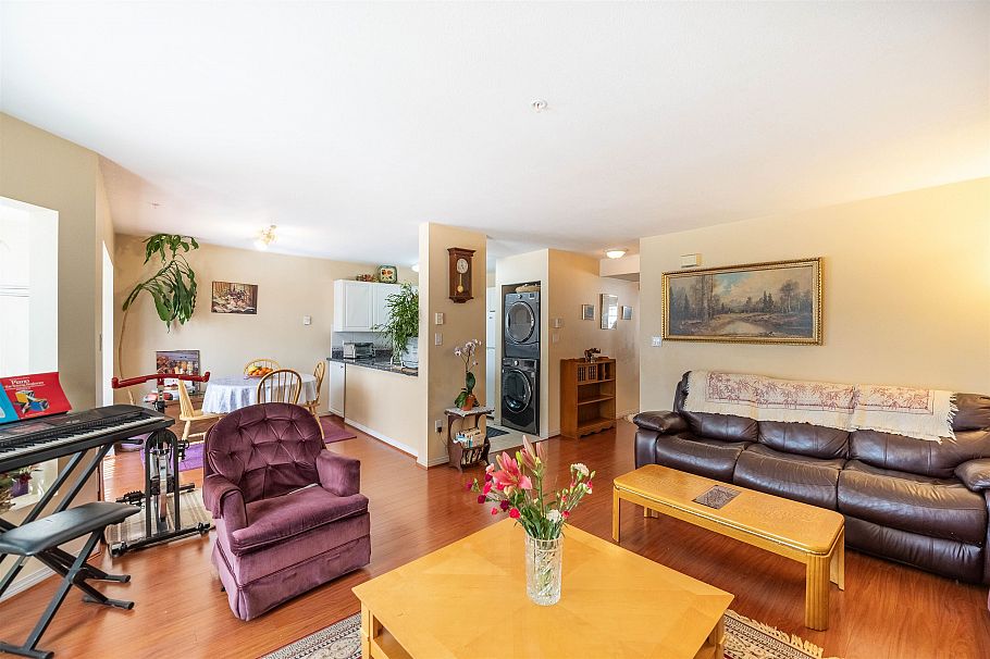 301 2677 E Broadway Vancouver, BC - 8