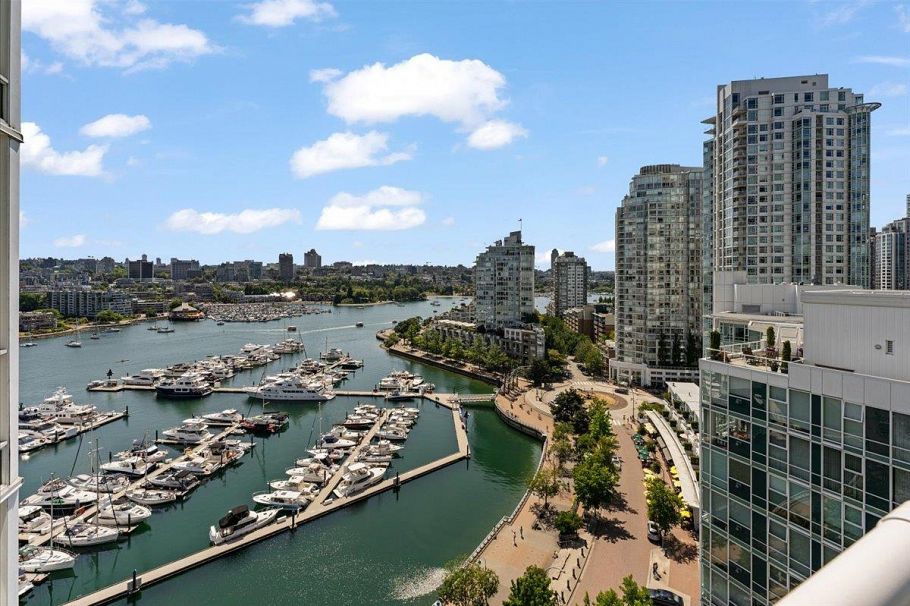 1903 1077 Marinaside Crescent Vancouver, BC - 8