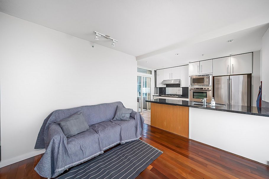 1202 2688 West Mall Vancouver, BC - 12