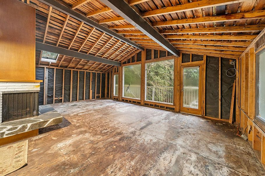 4520 Lynn Valley Road North Vancouver, BC - 5