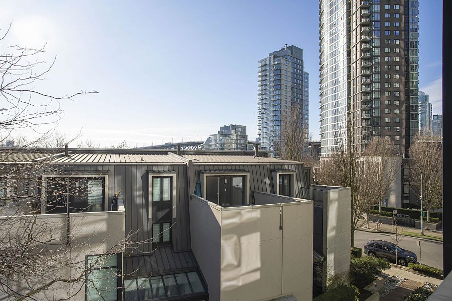 302 1438 Richards Street Vancouver, BC - 8