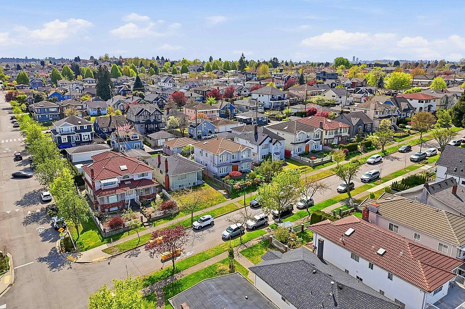 3090 Kitchener Street Vancouver, BC - 2