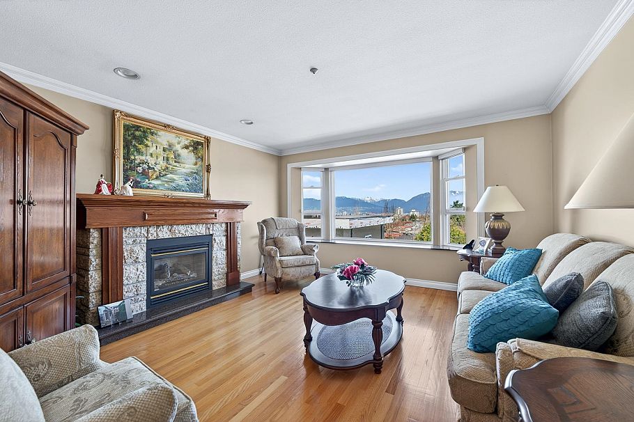 1627 E 34th Avenue Vancouver, BC - 12