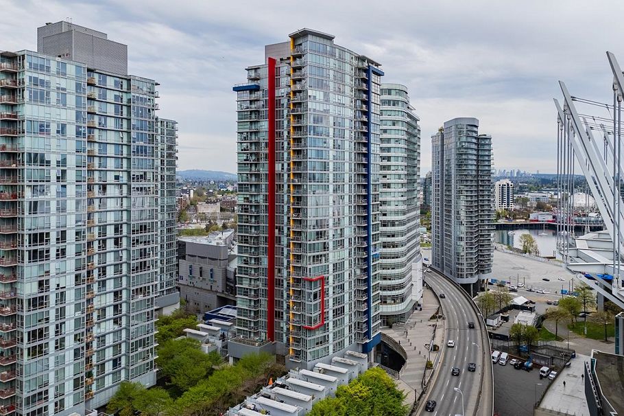 2609 111 W Georgia Street Vancouver, BC - 1