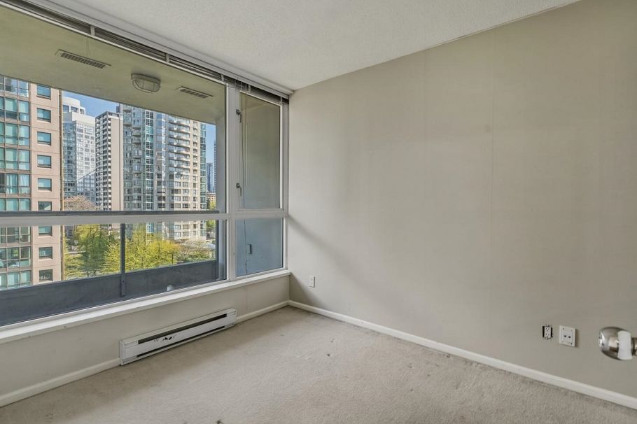 1209 1420 W Georgia Street Vancouver, BC - 11