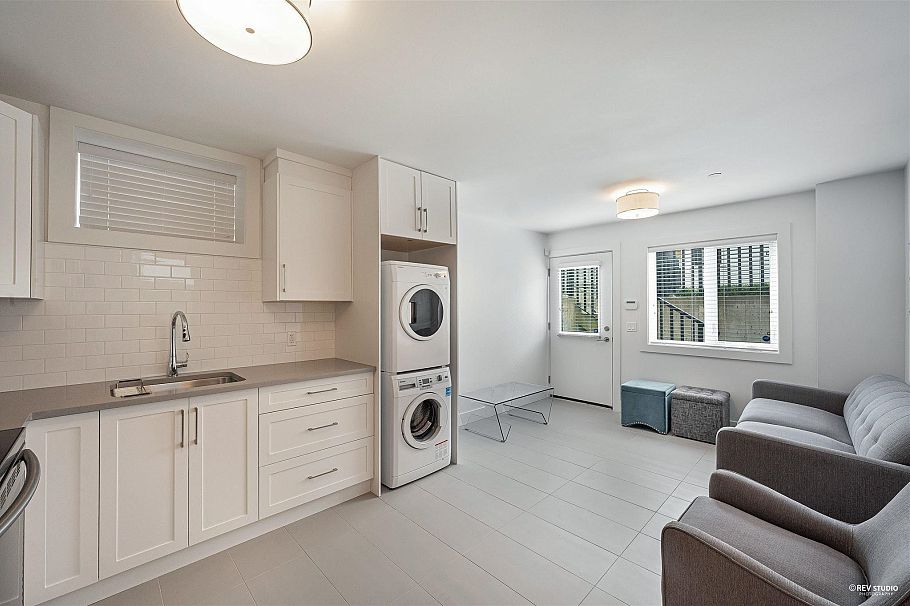 1221 Rossland Street Vancouver, BC - 24