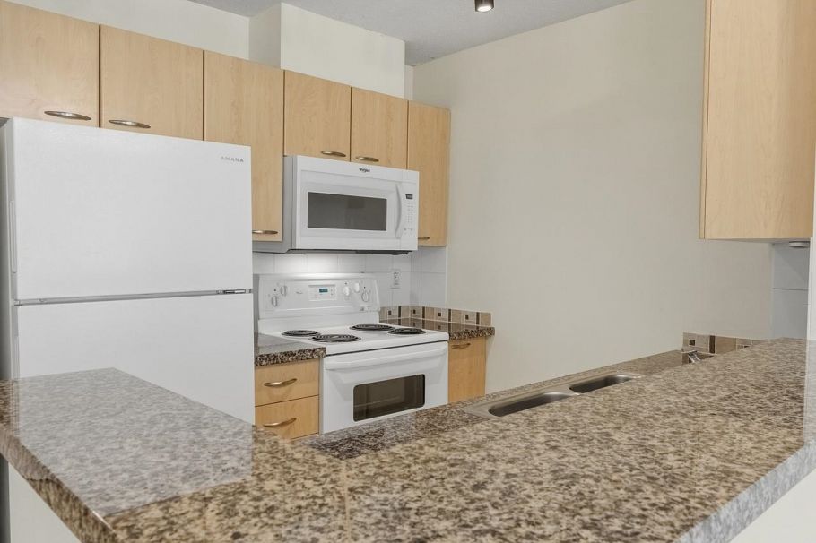 1209 1420 W Georgia Street Vancouver, BC - 3