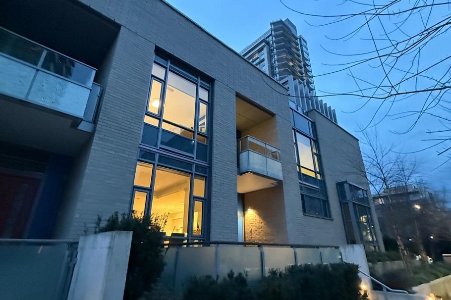 107 1500 Fern Street North Vancouver, BC - 19