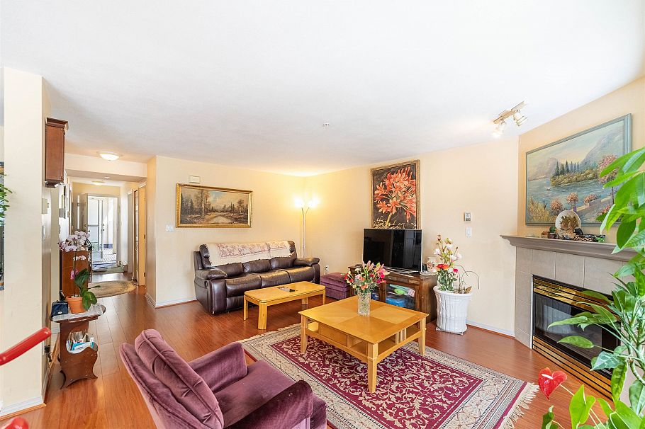 301 2677 E Broadway Vancouver, BC - 7