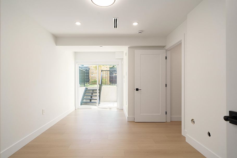 4832 Duchess Street Vancouver, BC - 12