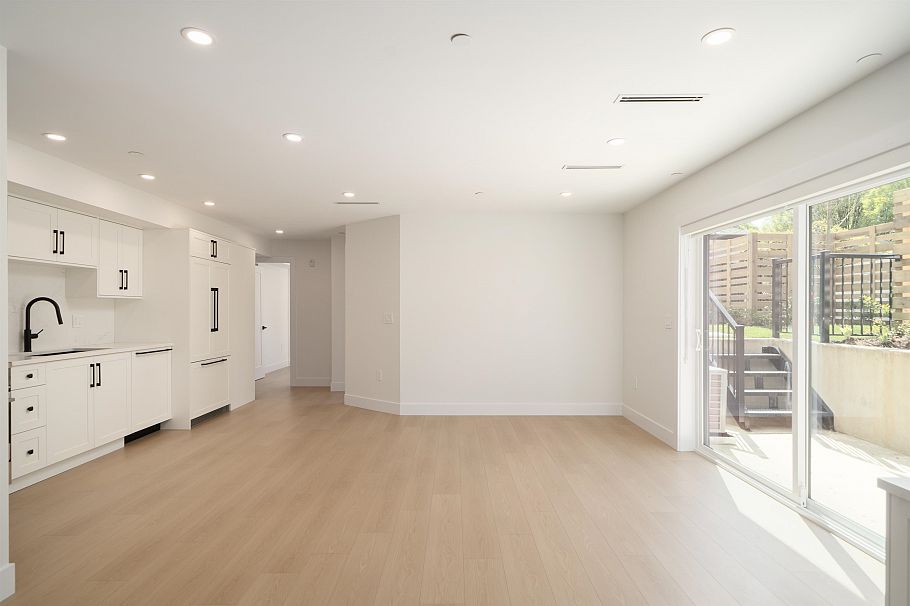 4832 Duchess Street Vancouver, BC - 3