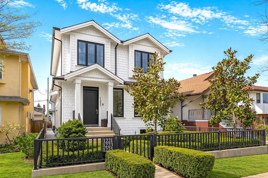 1221 Rossland Street Vancouver, BC - 1