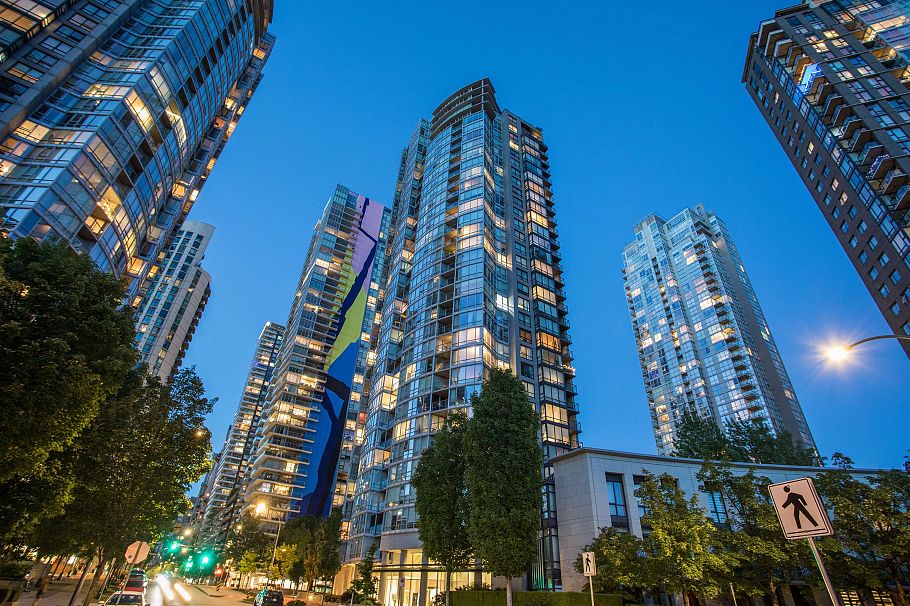 302 1438 Richards Street Vancouver, BC - 29