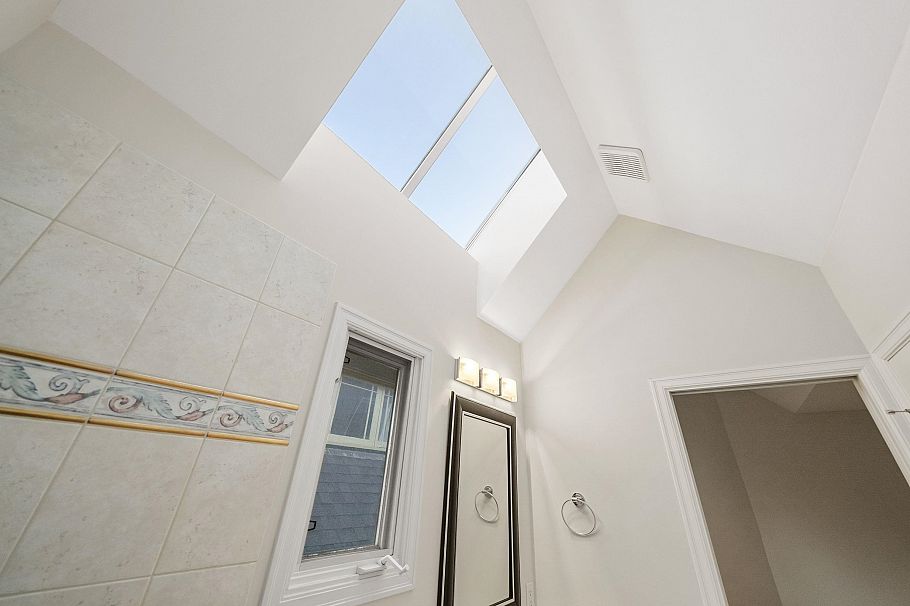 3174 W 3rd Avenue Vancouver, BC - 21