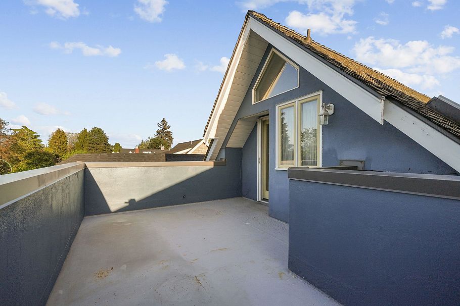 3174 W 3rd Avenue Vancouver, BC - 28