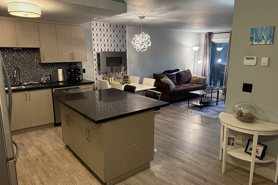 117 2416 W 3rd Avenue Vancouver, BC - 2