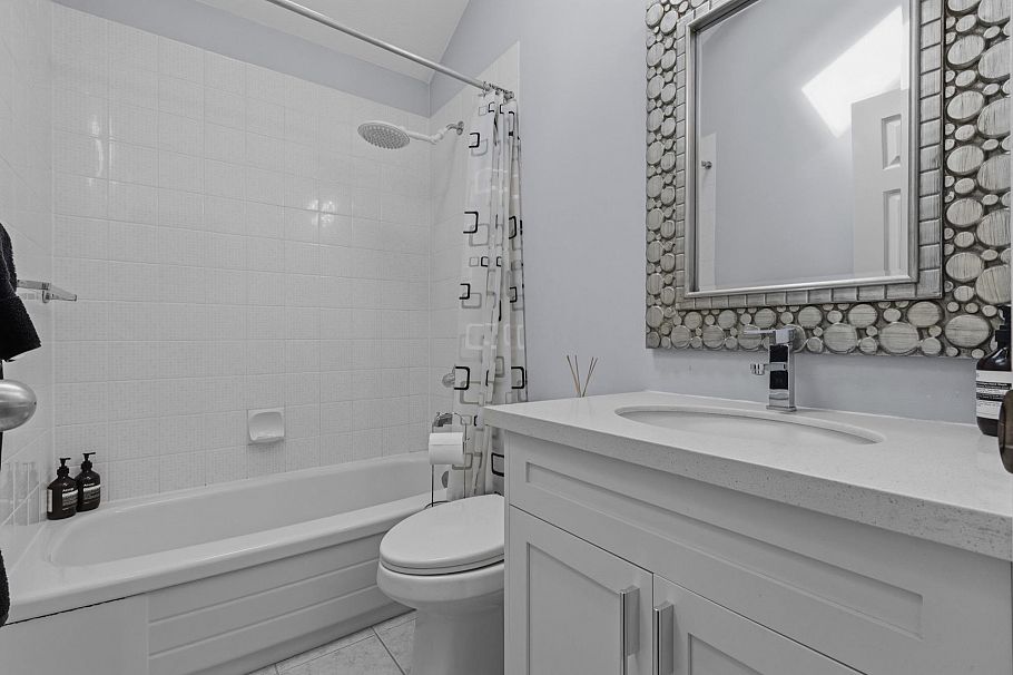 31 W 15th Avenue Vancouver, BC - 28