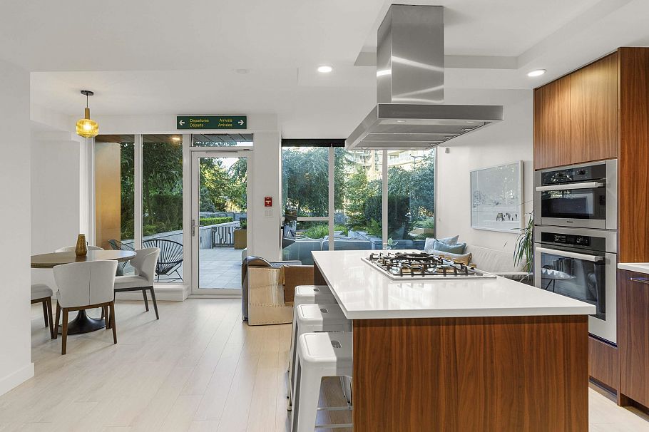 1755 Columbia Street Vancouver, BC - 3