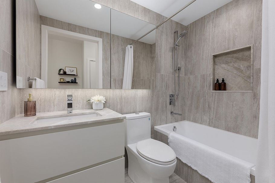 1108 688 W 57th Avenue Vancouver, BC - 12