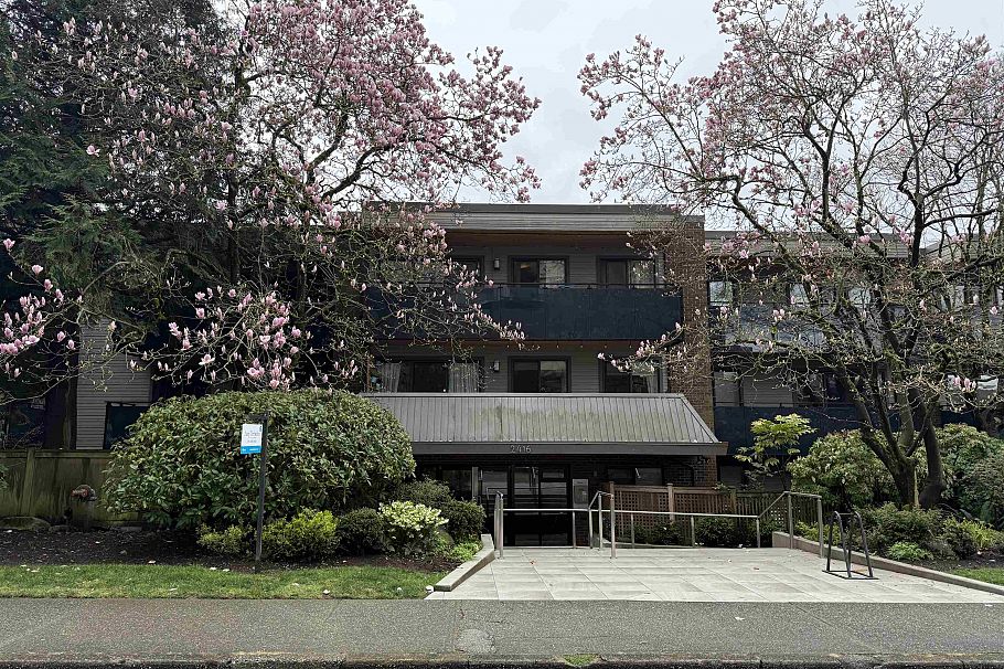 117 2416 W 3rd Avenue Vancouver, BC - 1