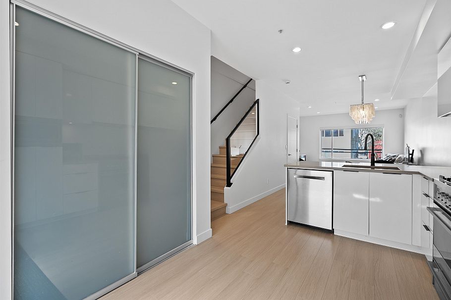 216 455 E 16th Avenue Vancouver, BC - 6