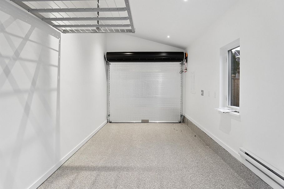 2 2130 E 2 Avenue Vancouver, BC - 32