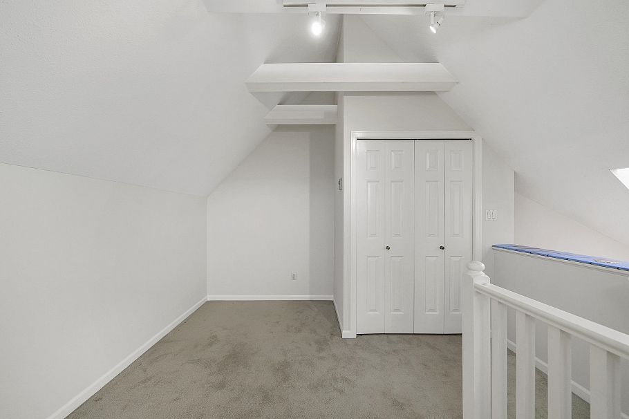 3174 W 3rd Avenue Vancouver, BC - 27