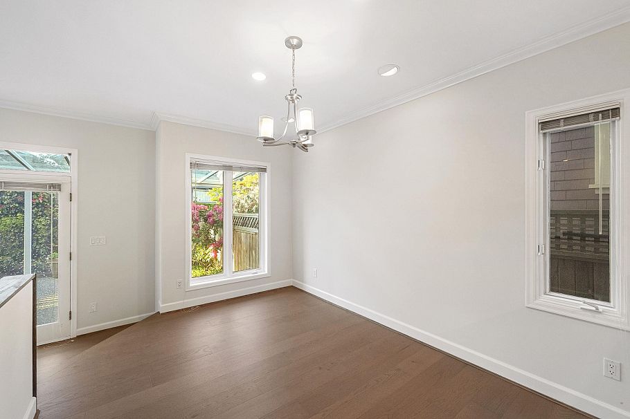 3174 W 3rd Avenue Vancouver, BC - 9