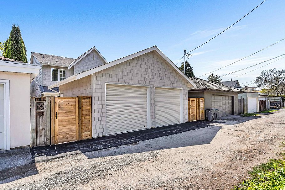 1 2043 W 45th Avenue Vancouver, BC - 32