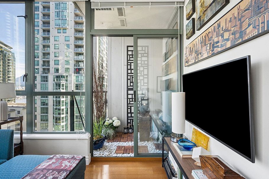 705 1239 W Georgia Street Vancouver, BC - 7