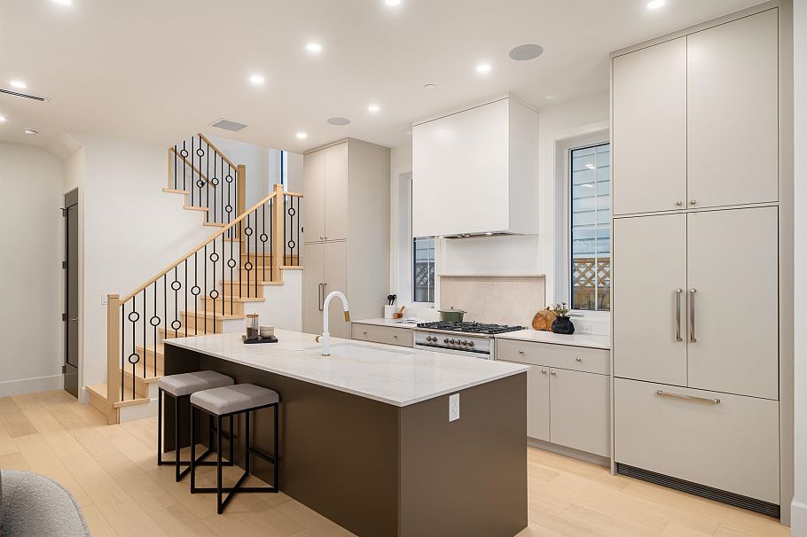 1 745 Skeena Street Vancouver, BC - 3