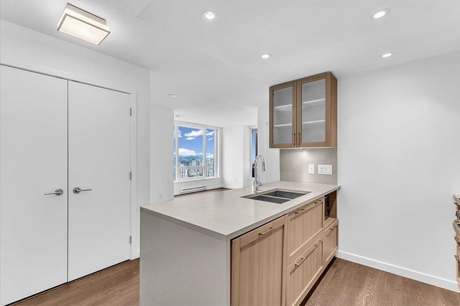 2502 5665 Boundary Road Vancouver, BC - 11