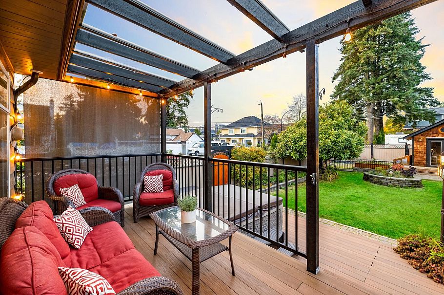 402 E 13th Street North Vancouver, BC - 9