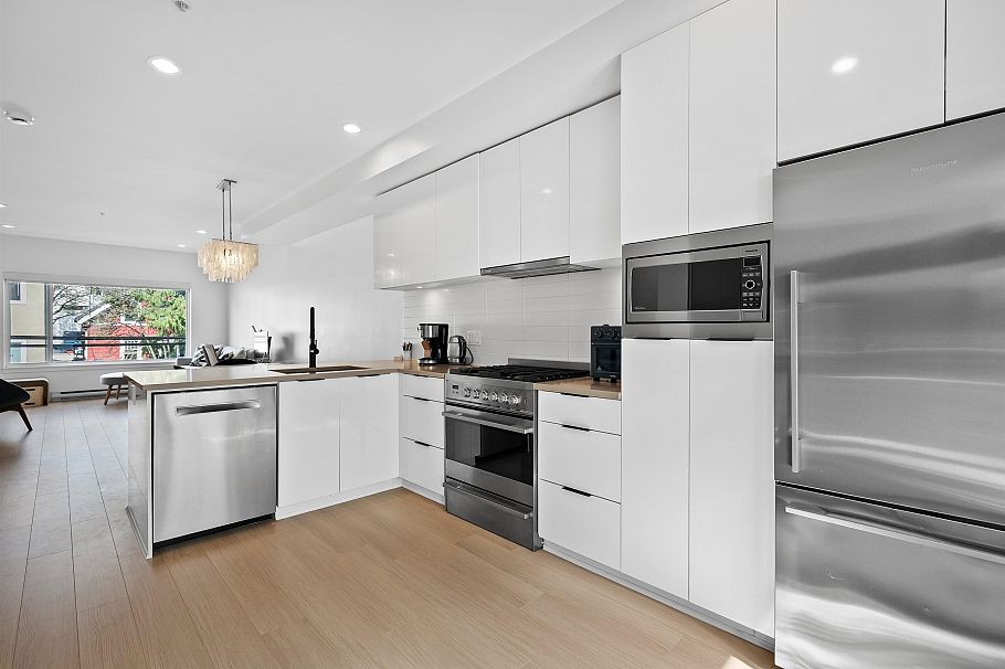 216 455 E 16th Avenue Vancouver, BC - 5