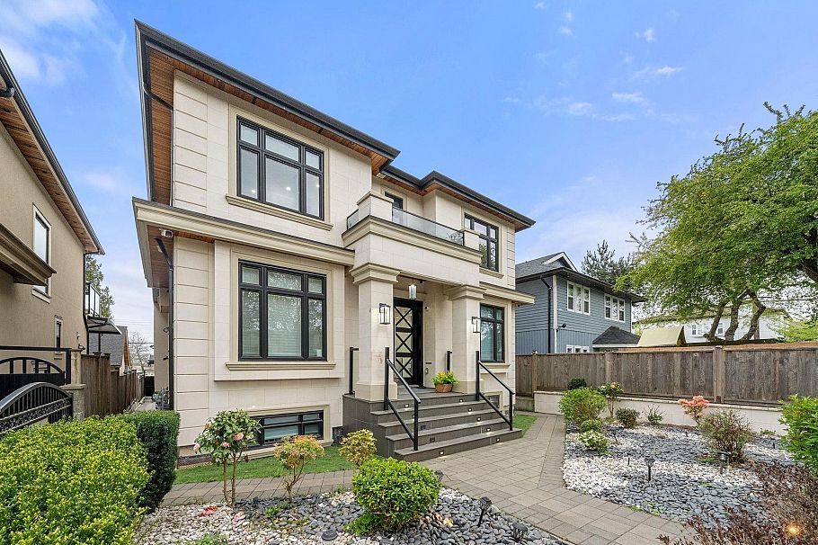 416 E 63rd Avenue Vancouver, BC - 3